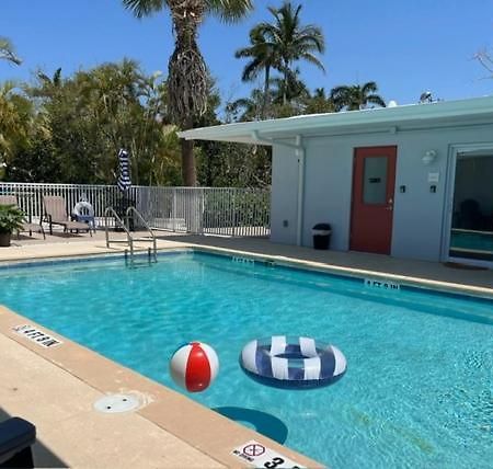 Sunshine Island Inn - Adults Only ซานิเบล ภายนอก รูปภาพ