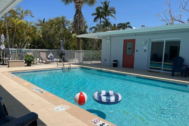 Sunshine Island Inn - Adults Only ซานิเบล ภายนอก รูปภาพ